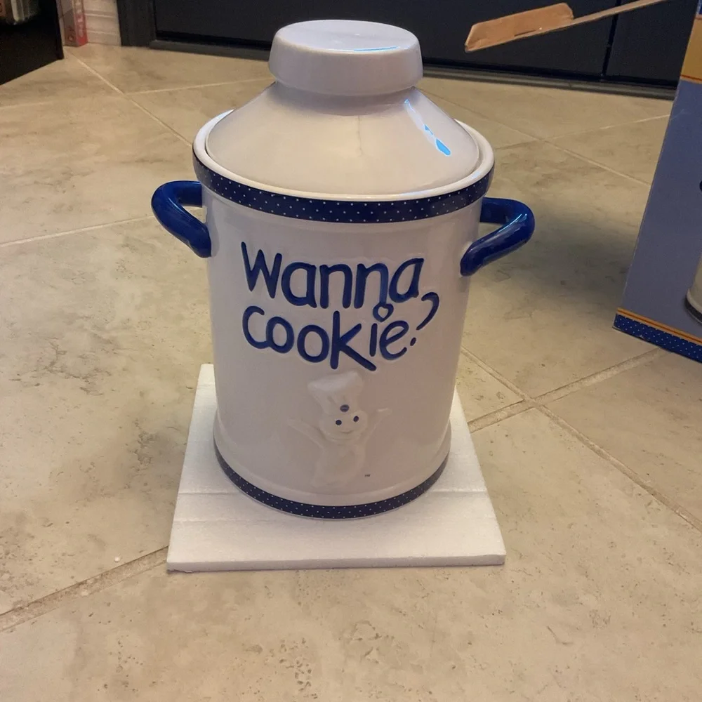 Pillsbury doughboy kitchen collection cookie jar, limited edition, vault edition